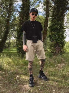 Autismss宝藏屋 好物推荐！黑白纯色T shirt 短袖T恤简约情侣装
