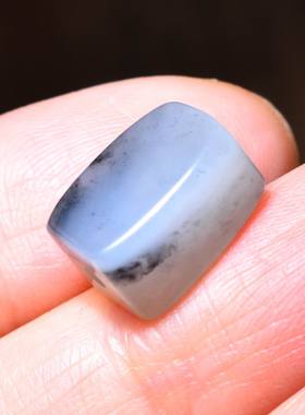 JJ010902新疆的猫2.2克玉质油润长方形和田玉青花籽料珠子和田玉