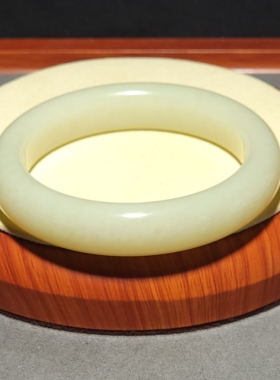 L031306新疆的猫76.1克内径59mm油润糖色养眼蜂蜜水色糖玉手镯