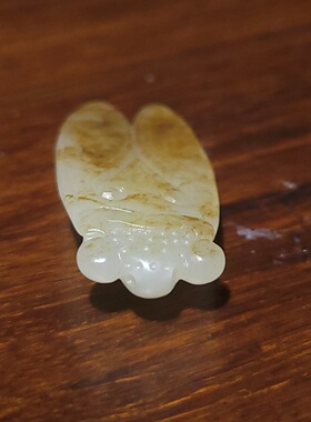 YQ020105  4.7克，油烟皮和田玉白玉籽料一鸣惊人挂件新疆的猫