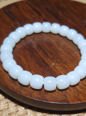 YQ122204 28.7克，9-8mm高白高脂粉细润老俄料羊脂白玉老型珠手串