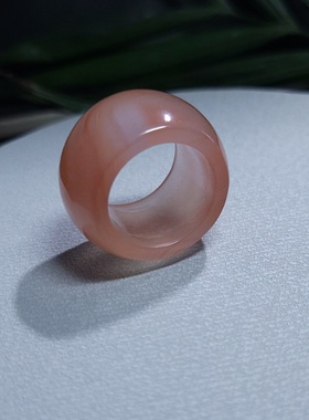 Z121105 11.5克，R17+超冰润顶细油亮稀有冰粉飘红南红扳指