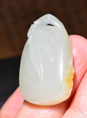 JJ032807新疆的猫11.8克保留籽料原皮超油润高青白籽料竹节挂件