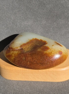 G011502新疆的猫204.2克玛丽艳浓郁聚红皮白肉羊脂玩籽 和田玉