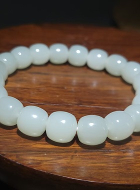 YQ011007新疆的猫34.2克色调鲜嫩肉质细腻和田玉晴水色老型珠手链