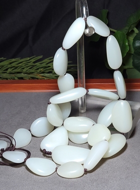 新疆的猫L122206 160.1克，顶细顶糯且末米达料羊脂白玉随型项链