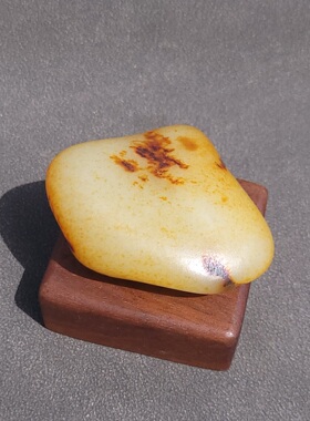 C032802新疆的猫绝美洒金皮79.9克顶糯灯泡料艳美洒金皮白玉玩籽