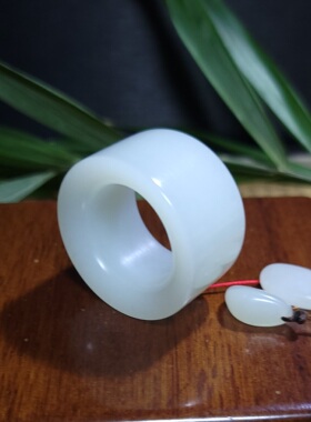 Z030906新疆的猫28.3克R21+高油脂感细腻纯美俄料羊脂白玉大扳指