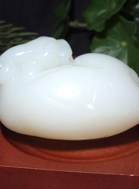 L010406 239.0克超细天然冒油脂粉浓郁且末米达料羊脂玉貔貅把件