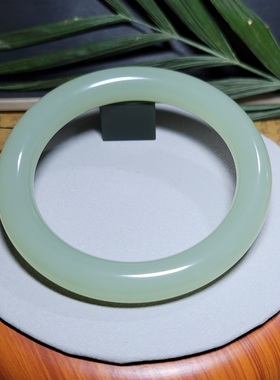 新疆的猫Z121603 61.2克R60高冰冒油特细洁净靓美夹层料晴水手镯