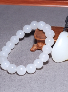L031905 新疆的猫28.8克直径10mm质地冰透的老坑羊脂白玉圆珠手链