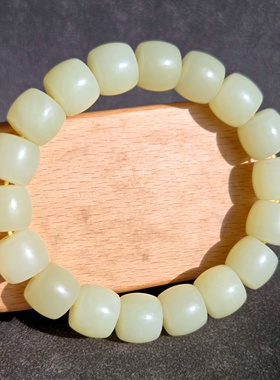 新疆的猫W122201 62.18克品相完好高油高光泽的青海黄口直切手串