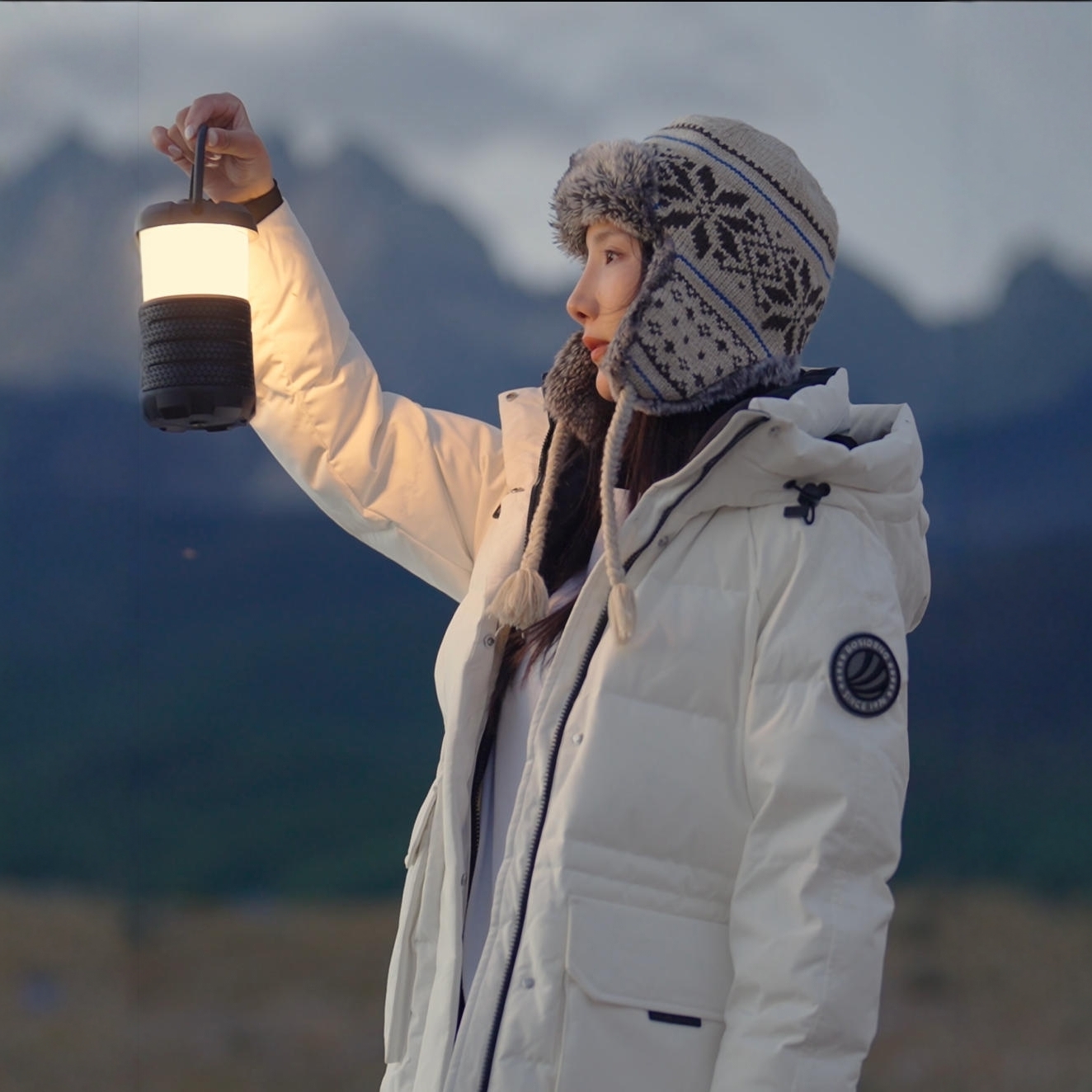 波司登冬季新品户外极寒修身百搭显瘦防风短款鹅绒女士加厚羽绒服