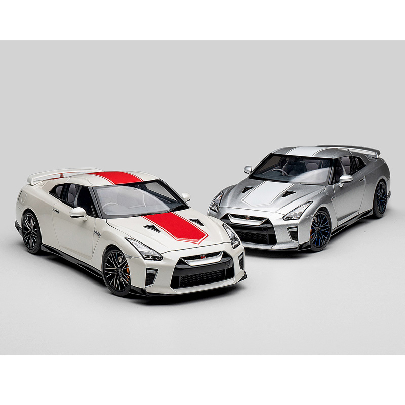 Motorhelix限量 1:18 尼桑GTR R35 50周年纪念 合金全开汽车模型 - 图0