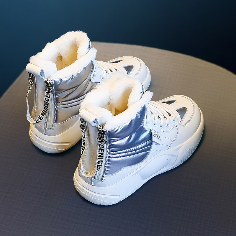  百吉鸿时尚雪地靴