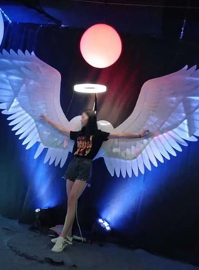 网红打卡欧式天使发光景区