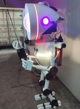 蒸汽朋克工业风人物装饰铁艺店铺酒吧落地摆件科技风模型简约现代