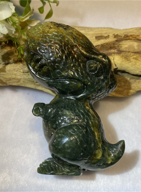 和田玉析木河磨玉恐龙摆件手把件