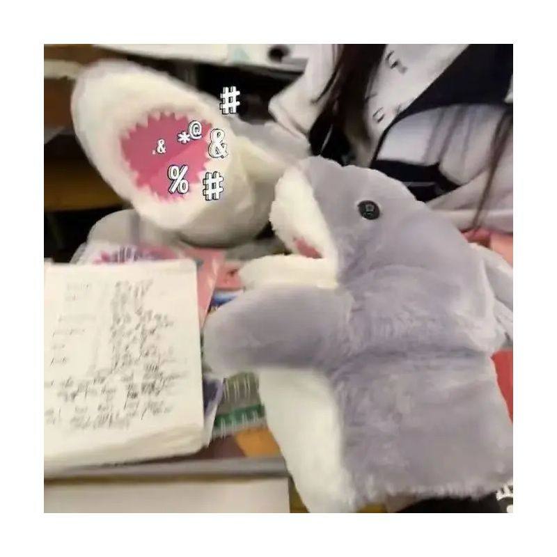 鲨臂鲨妞小鲨鱼手偶手套玩偶鲨臂毛绒玩具可张嘴公仔送女生日礼物,淘宝优惠券,粉丝福利购,淘宝优惠卷