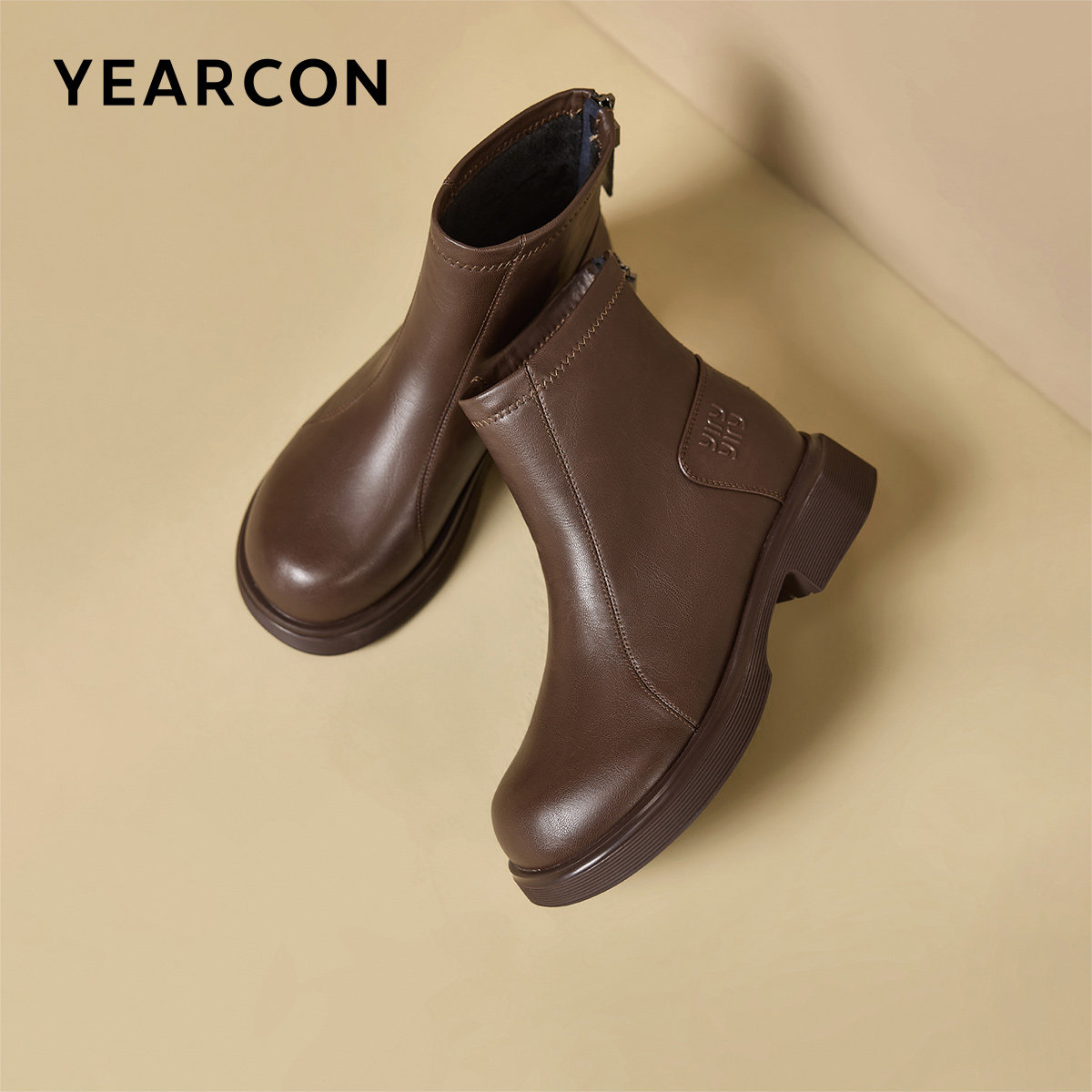 意尔康加绒低跟通勤短靴女2025新款冬季英伦风切尔西靴瘦瘦时装靴,淘宝优惠券,粉丝福利购,淘宝优惠卷