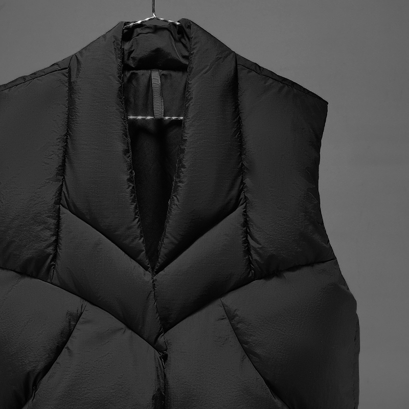设计师集合男装 2022羽绒马甲男短款加厚保暖背心纯色几何切割 - 图1