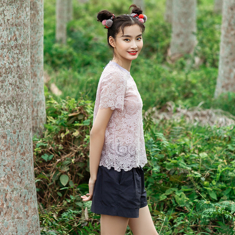非鱼2021年新款夏季蕾丝镂空衬衫 非鱼服饰衬衫