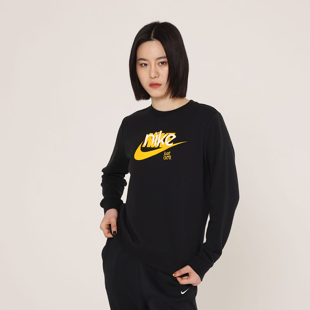 NIKE耐克圆领长袖上衣秋女子打底衫冬针织套头宽松卫衣FN3629-010