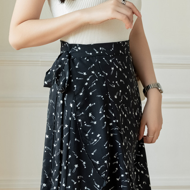 Irregular floral skirt lace-up hip A-line skirt