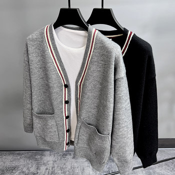 ເສື້ອກັນໜາວຜູ້ຊາຍກະເປົ໋າ V-neck cardigan 2022 spring and autumn sweater jacket lazy style trendy loose large size sweater