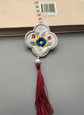 小穗子流苏挂饰梅花绣品