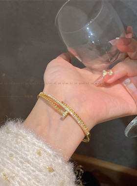 金色欧美圆圈钉子手镯2023年新款手环百搭轻奢首饰东大门高级感