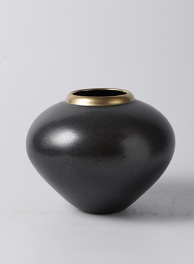 现代简约陶瓷样板间描金口花器