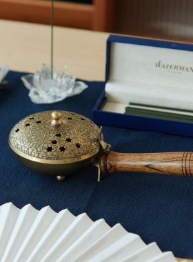 印度进口黄铜雕刻镂空香炉居家装饰中式书房样板间桌面插香器摆件