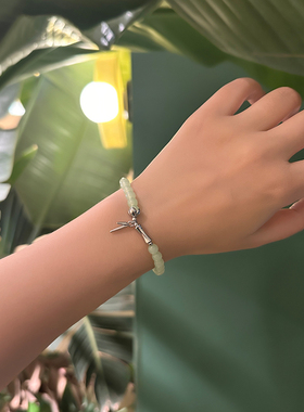 新中式淡绿色琉璃串珠竹节手链