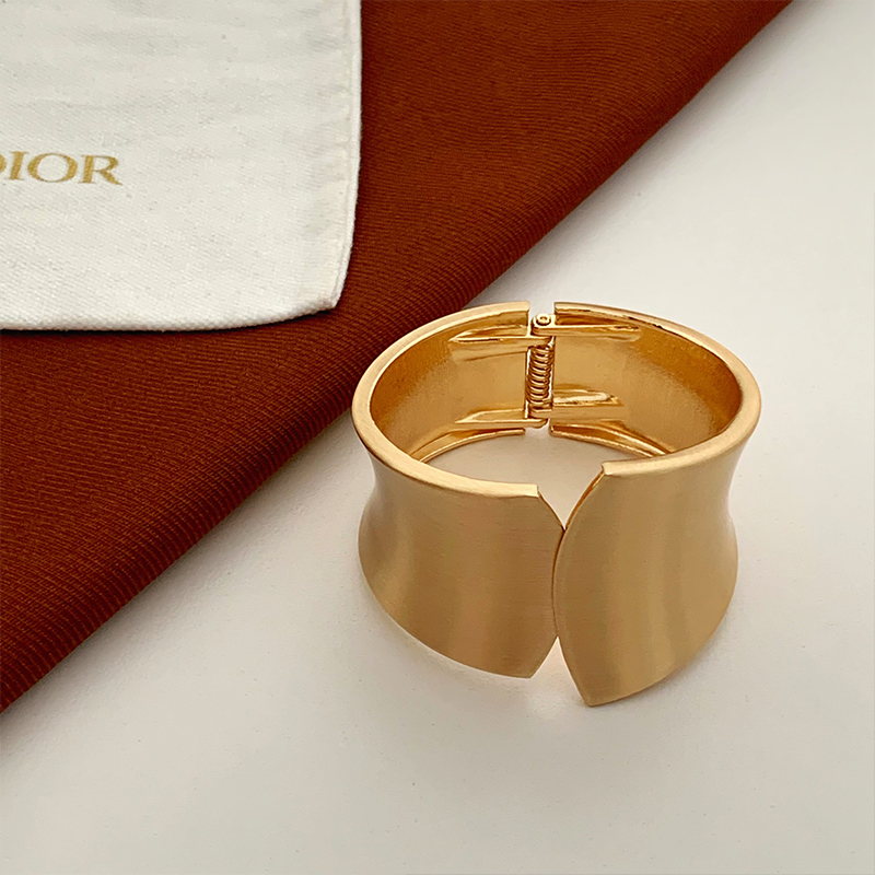 欧美复古夸张金属宽版拉丝手镯女小众气质手环2025年秋冬毛衣配饰 - 图3