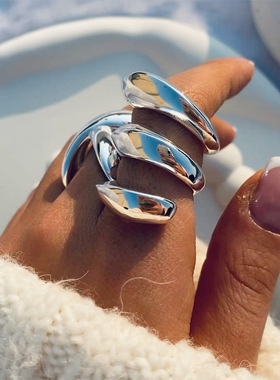 18k金不锈钢光面弹簧形三层戒指时尚高级感小众设计感钛钢戒指