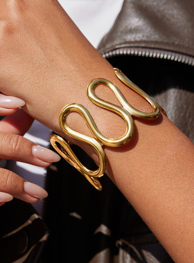 欧美不锈钢轻奢金手镯不掉色手饰感韩系ins镯子跨境饰品