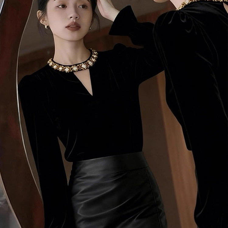 法式复古赫本风黑色修身显瘦丝绒打底衫女内搭秋冬喇叭袖绝美上衣