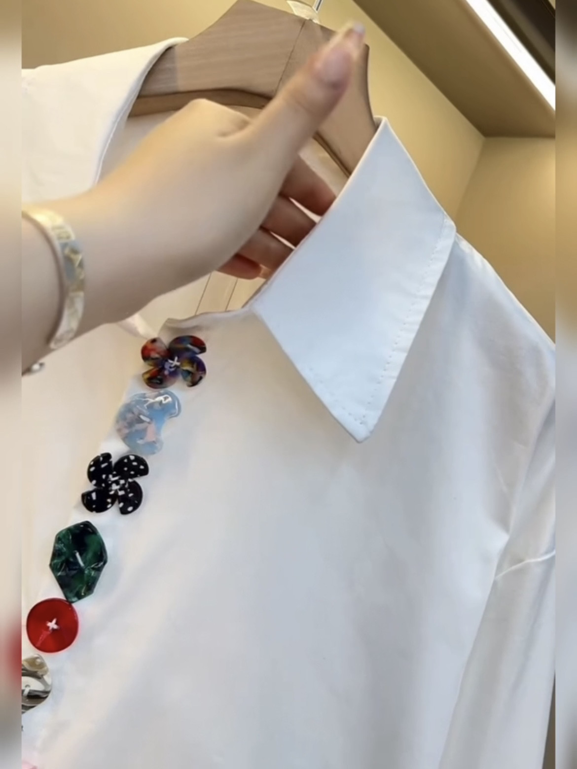 秋冬大码女装彩色扣子衬衫宽松显瘦减龄内搭外穿小众简约长袖上衣,淘宝优惠券,粉丝福利购,淘宝优惠卷