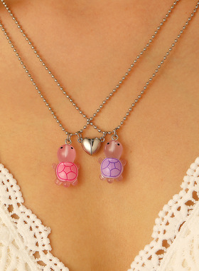 可爱乌龟爱心磁吸夜光毛衣链