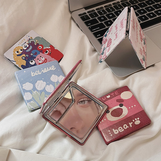 Mini foldable small makeup mirror, the quality cannot be said