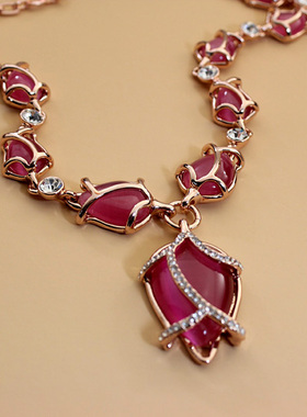 威妮华比拉原创猫眼石女郁金香