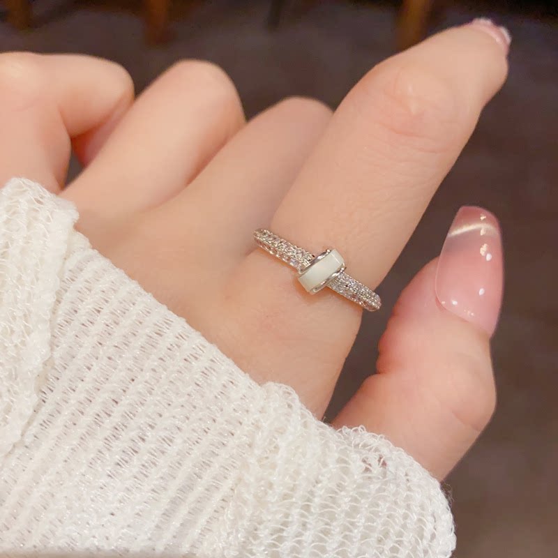 Niche fashion high-end curved natural mother-of-pearl open ring with simple temperament and versatile open adjustable ring for women