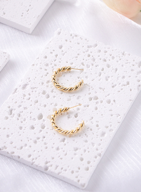 石膏款洞洞石石膏摆件