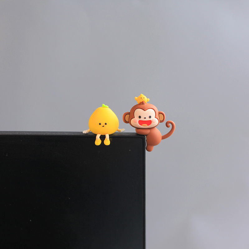 可爱小猴子工位桌面摆件电脑显示器电视机车载屏幕趴趴装饰品 - 图3