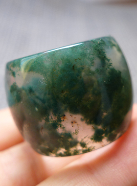 天然玛瑙加宽玉石绿色戒指