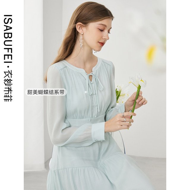 Romantic bow solid color dress is gentle and eye-catching