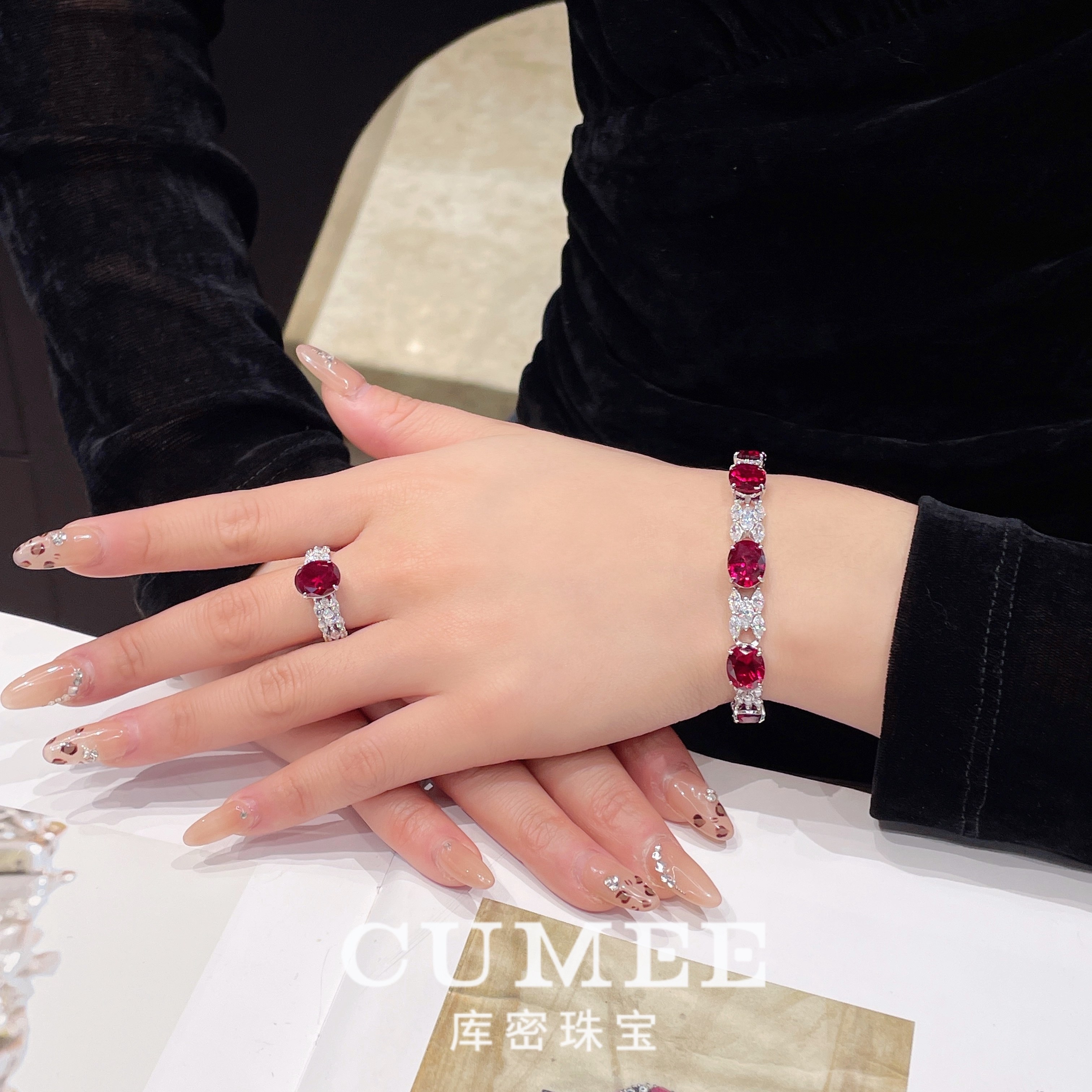 CUMEE 高贵典雅首饰 培育合成鸽血红宝石女款银饰吊坠套装.银镀金,淘宝优惠券,粉丝福利购,淘宝优惠卷