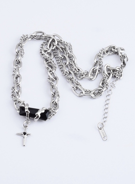 嘻哈潮酷女生锁骨链街拍短项链