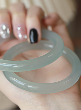 中国风少女款玉髓冰种手镯